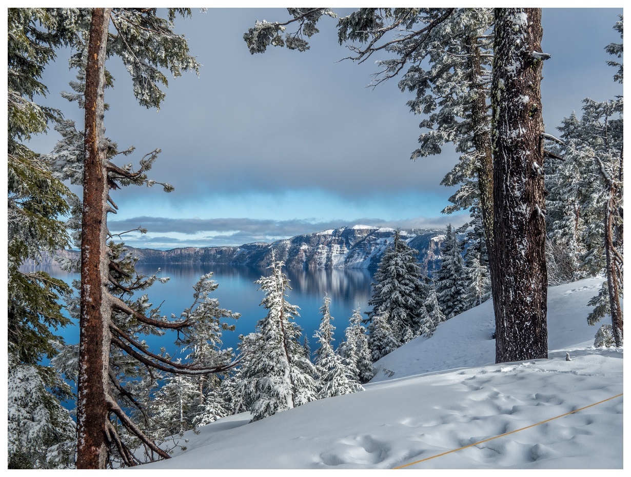 Crater Lake National Park by snowshoe
