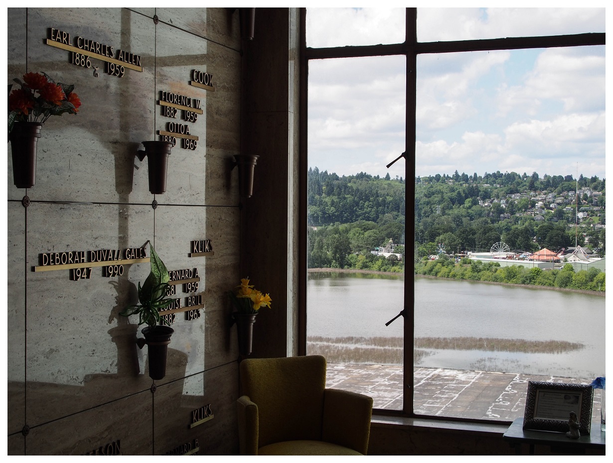 Oaks Amusement Park from The Portland Mausoleum